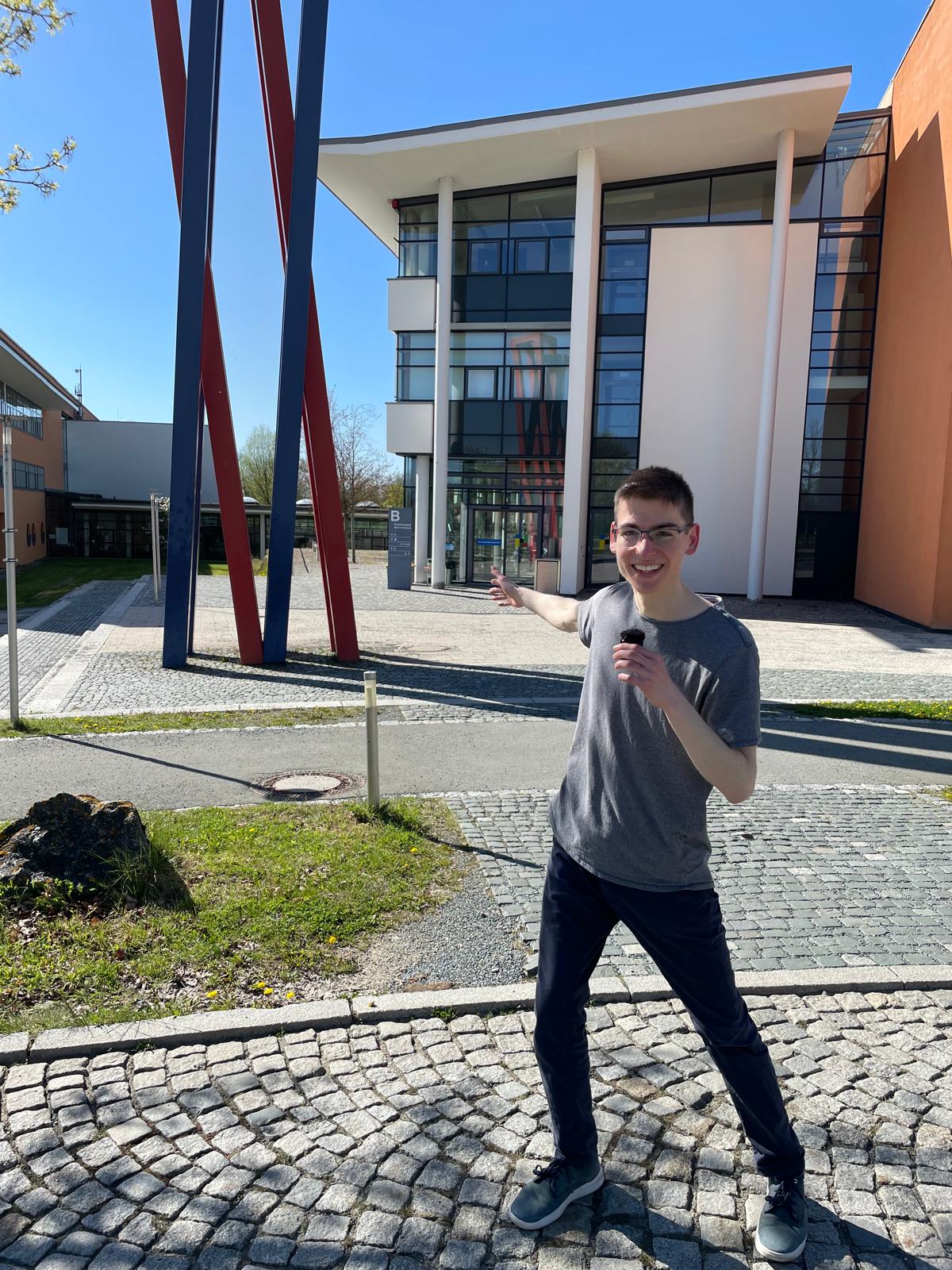 Der Mann mit den „Fun-Facts“: Student Morten Weber erzählt Hof neu! - Campuls